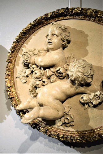 Antiquités - Paire de frises ovales en bois sculpté et laqué d'époque Louis XV